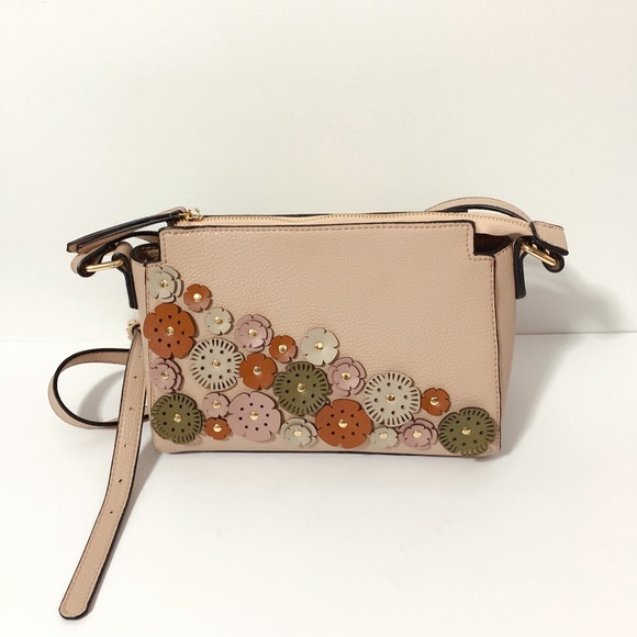 Super Cute Flowers Crossbody Bag - Picture 3 of 7
